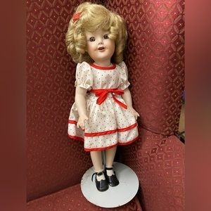 Shirley Temple porcelain doll (Vintage/delicate)